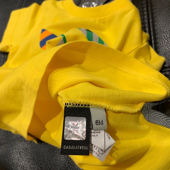 Boys Fendi T-shirt - Picture 4 of 5